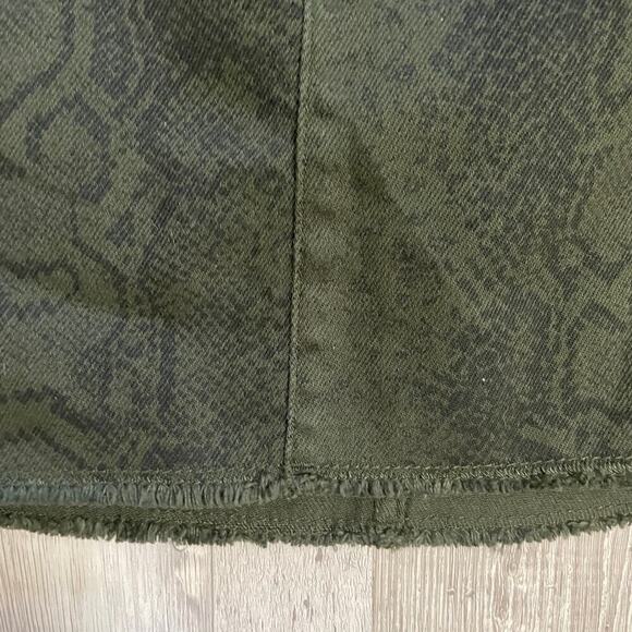 NWT Hollister Mini Skirt Size 9 29 Denim Cut Off Jean Snake Ultra High Rise - Picture 14 of 14